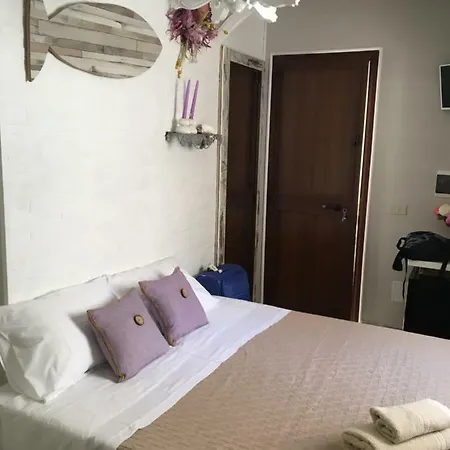 Πανσιόν Camera Matrimoniale La Lampuga