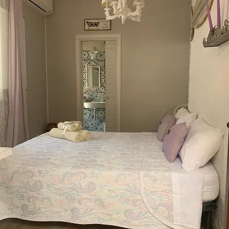 Camera Matrimoniale La Lampuga 招待所