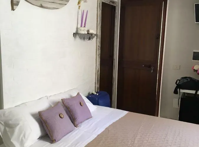 بيت ضيافة Camera Matrimoniale La Lampuga
